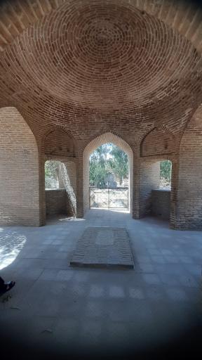 عکس آرامگاه دکتر لویی آندره ارنست کلوکه