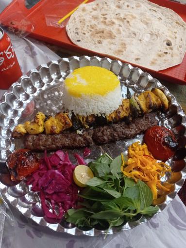 عکس باغ و رستوران سروی سرا