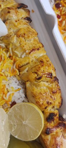 عکس رستوران و بیرون بر چاشنی 