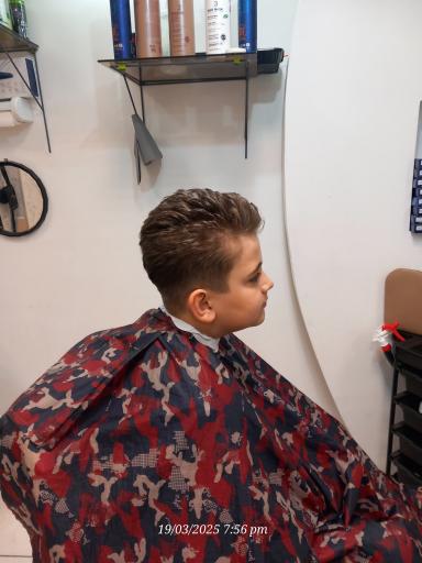 آرایشگاه مردانه محسن