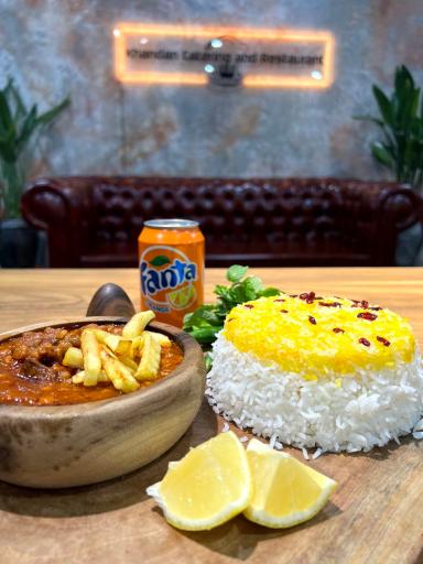 عکس کترینگ خندان