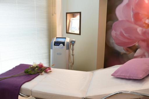 عکس کلینیک تخصصی پوست و مو اکسیر رخ نگار