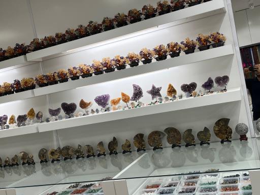 عکس گالری سنگهای قیمتی و نیم قیمتی یاقوت سرخ