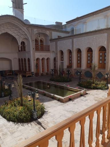 بوتیک هتل آقا حسینی