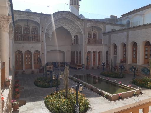 بوتیک هتل آقا حسینی