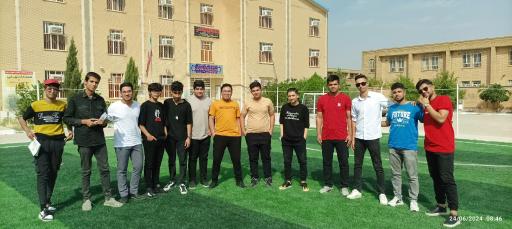 عکس دبیرستان نمونه دولتی علاقه مندان