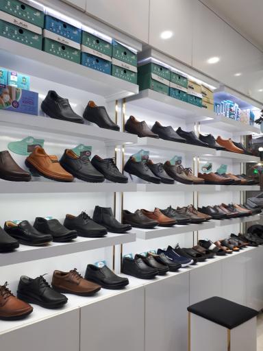 عکس کفش طبی پویش