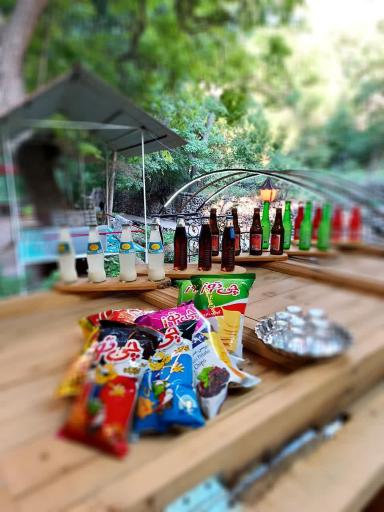 عکس مجموعه پذیرایی کلبه چوبی