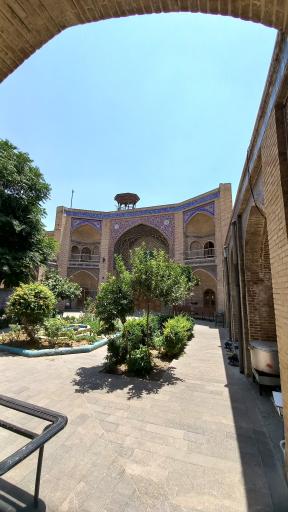 عکس مسجد و مدرسه حاج قنبر علی خان