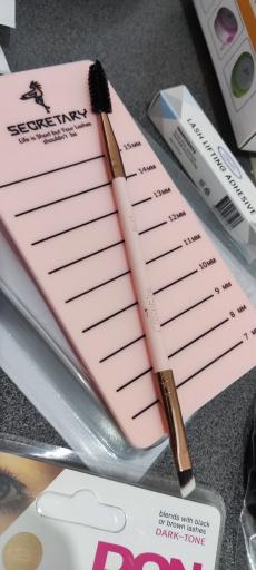 عکس فروشگاه مژه و ابرو تیاس