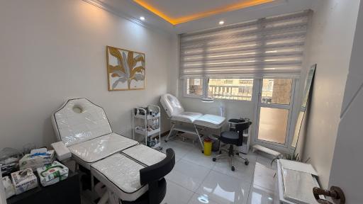 عکس کلینیک ناخن ( خانم داوری)