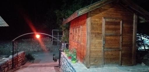 عکس مجموعه پذیرایی کلبه چوبی