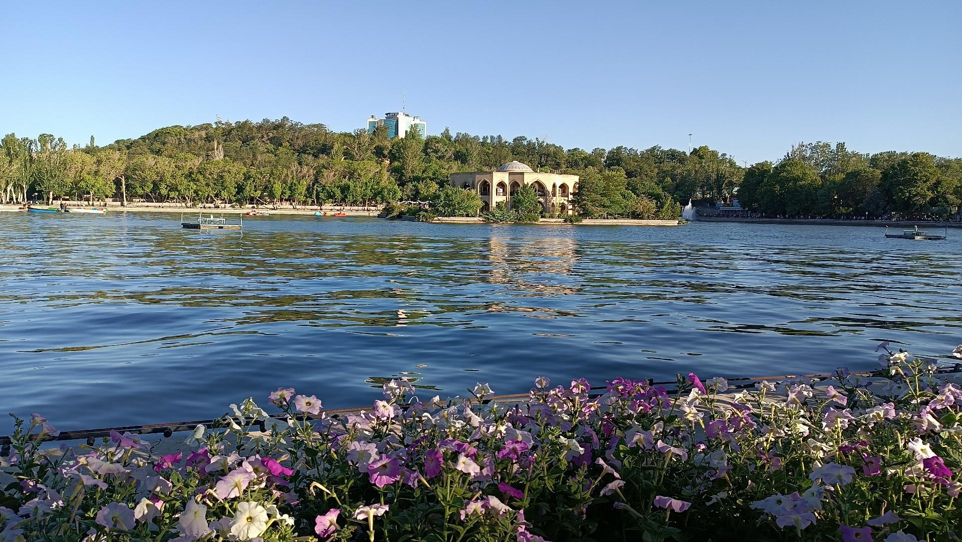 عکس ورودی بوستان ائل گلی