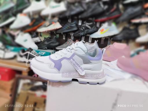 عکس فروشگاه کفش زنانه رفاه