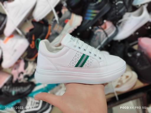 عکس فروشگاه کفش زنانه رفاه