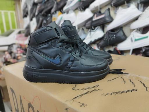 عکس فروشگاه کفش زنانه رفاه