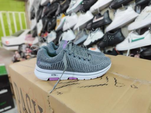 عکس فروشگاه کفش زنانه رفاه