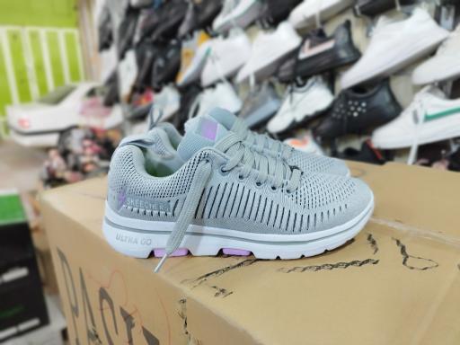 عکس فروشگاه کفش زنانه رفاه