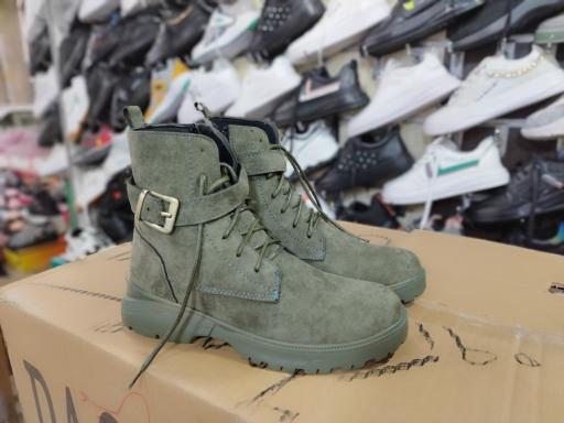 عکس فروشگاه کفش زنانه رفاه