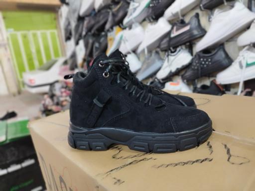 عکس فروشگاه کفش زنانه رفاه