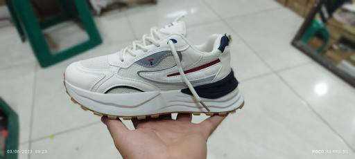 عکس فروشگاه کفش زنانه رفاه