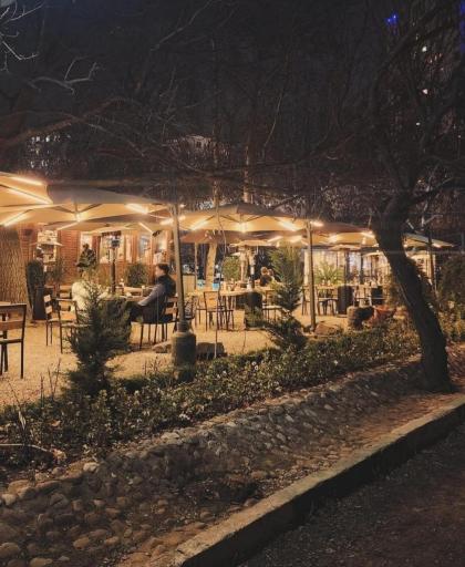 عکس کافه باغ نوبهار