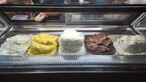 عکس فالوده پشت ارگ