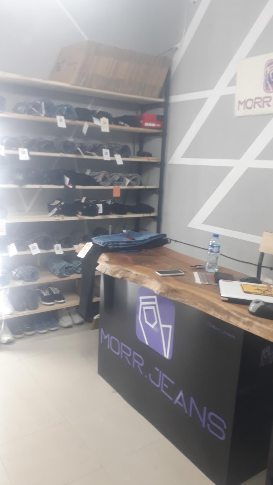 عکس فروشگاه لباس مورر جینز