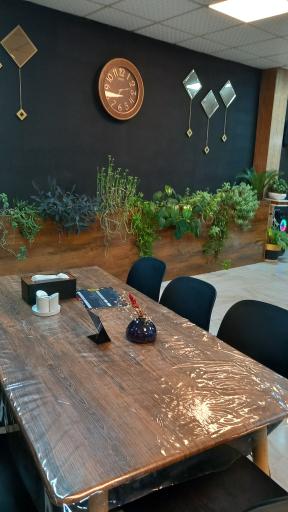 عکس کافه رستوران عمه عزیز