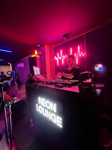 عکس نئون لانژ