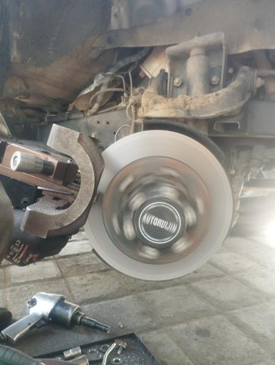 عکس تراش و تابگیری دیسک چرخ احمد