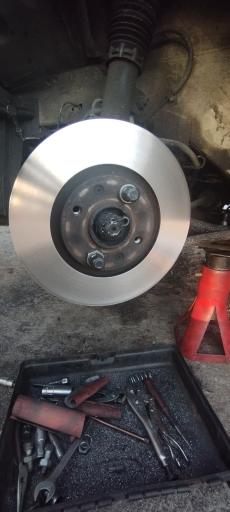 عکس تراش و تابگیری دیسک چرخ احمد