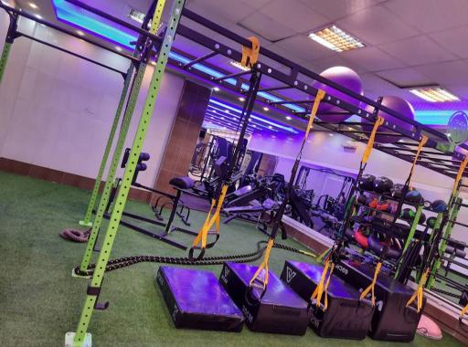 عکس باشگاه بدنسازی لایف