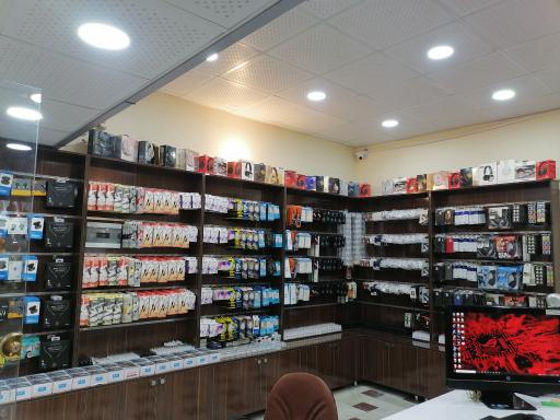 عکس وارد کننده بخش لوازم جانبی مرادی