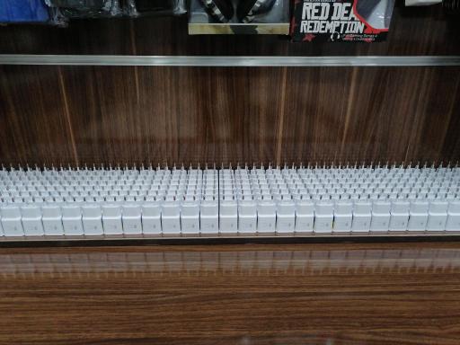 عکس وارد کننده بخش لوازم جانبی مرادی