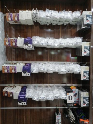 عکس وارد کننده بخش لوازم جانبی مرادی