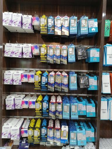 عکس وارد کننده بخش لوازم جانبی مرادی