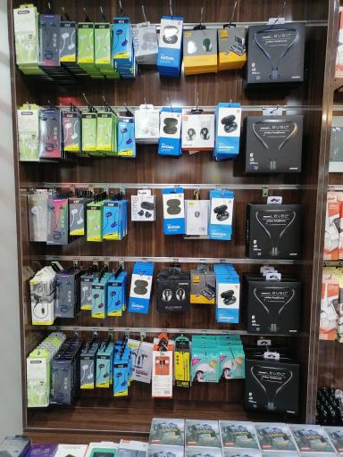 عکس وارد کننده بخش لوازم جانبی مرادی