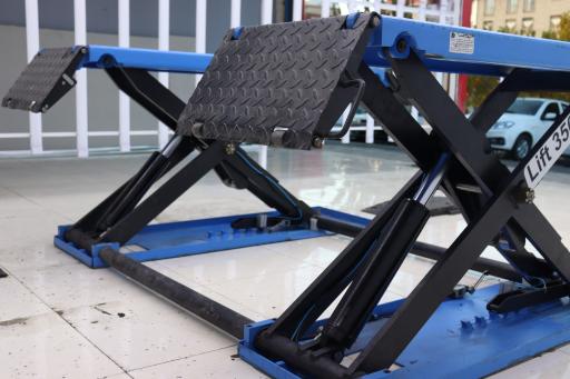 عکس تشخیص رنگ و کارشناس خودرو عظیمیه (فتحعلی)