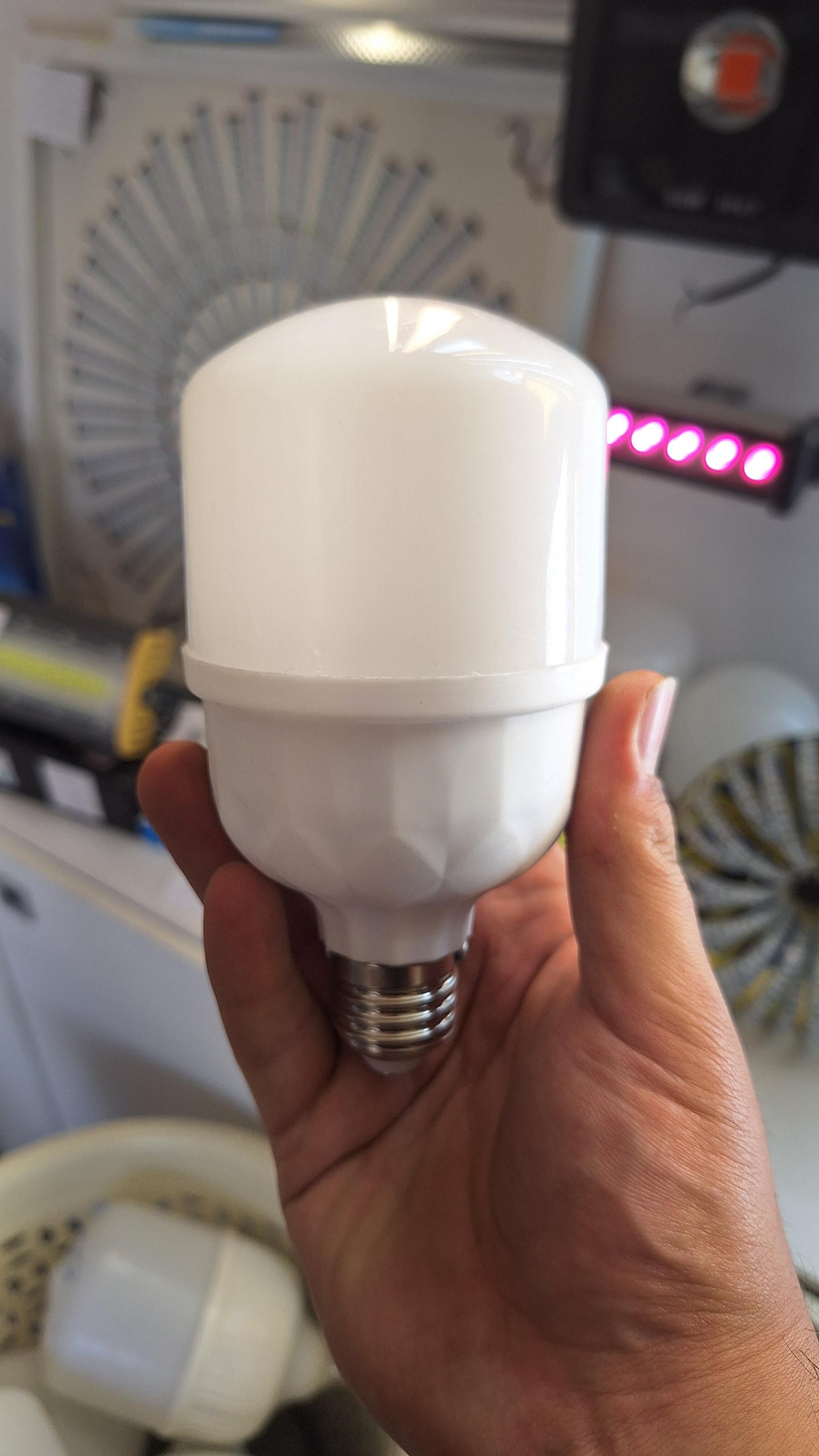 عکس مرکز تعمیر لامپ پرژکتور لوستر تابان الکترونیک