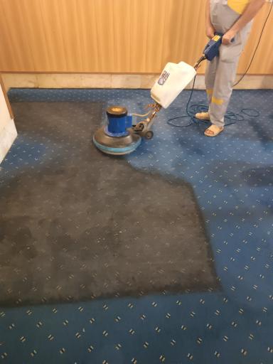 عکس شرکت نظافتی و مبلشویی پرهام