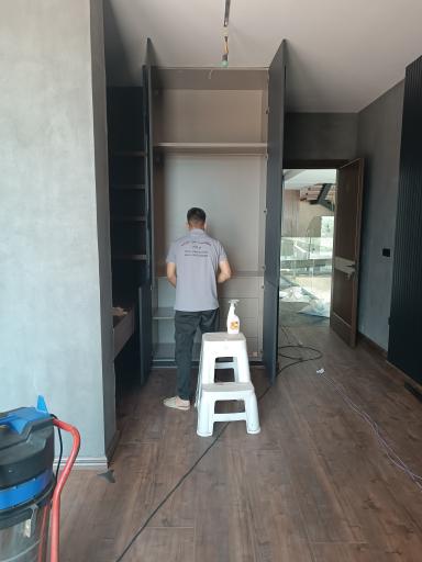 عکس شرکت نظافتی و مبلشویی پرهام