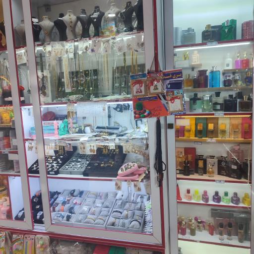 عکس خرازی و اکسسوری داستان