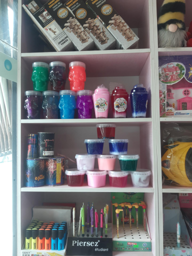 عکس لوازم تحریر پاییزان