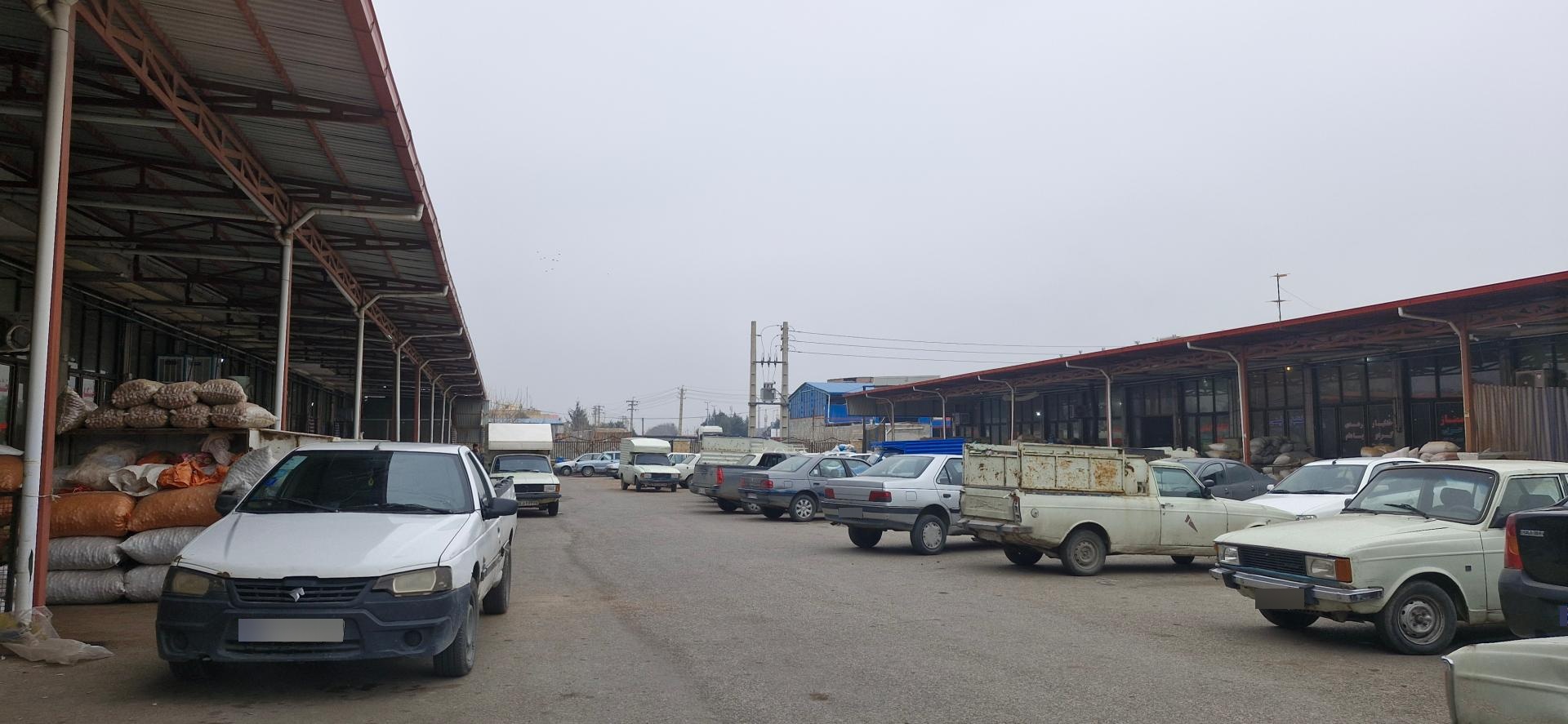 عکس میدان خشکبار عجب شیر