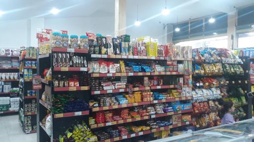 عکس افق کوروش شعبه شفت ولیعصر