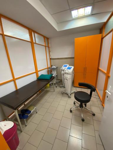 کلینیک فیزیوتراپی آنا 