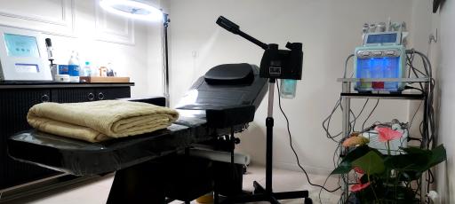 عکس کلینیک پوست حسینی