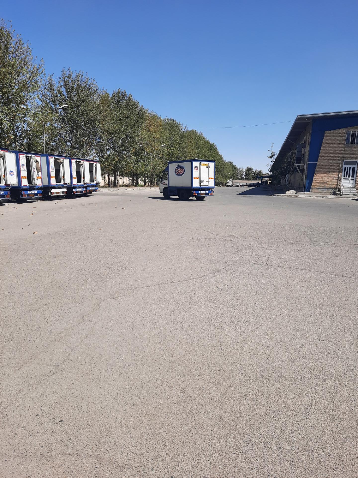 عکس سردخانه بستنی میهن