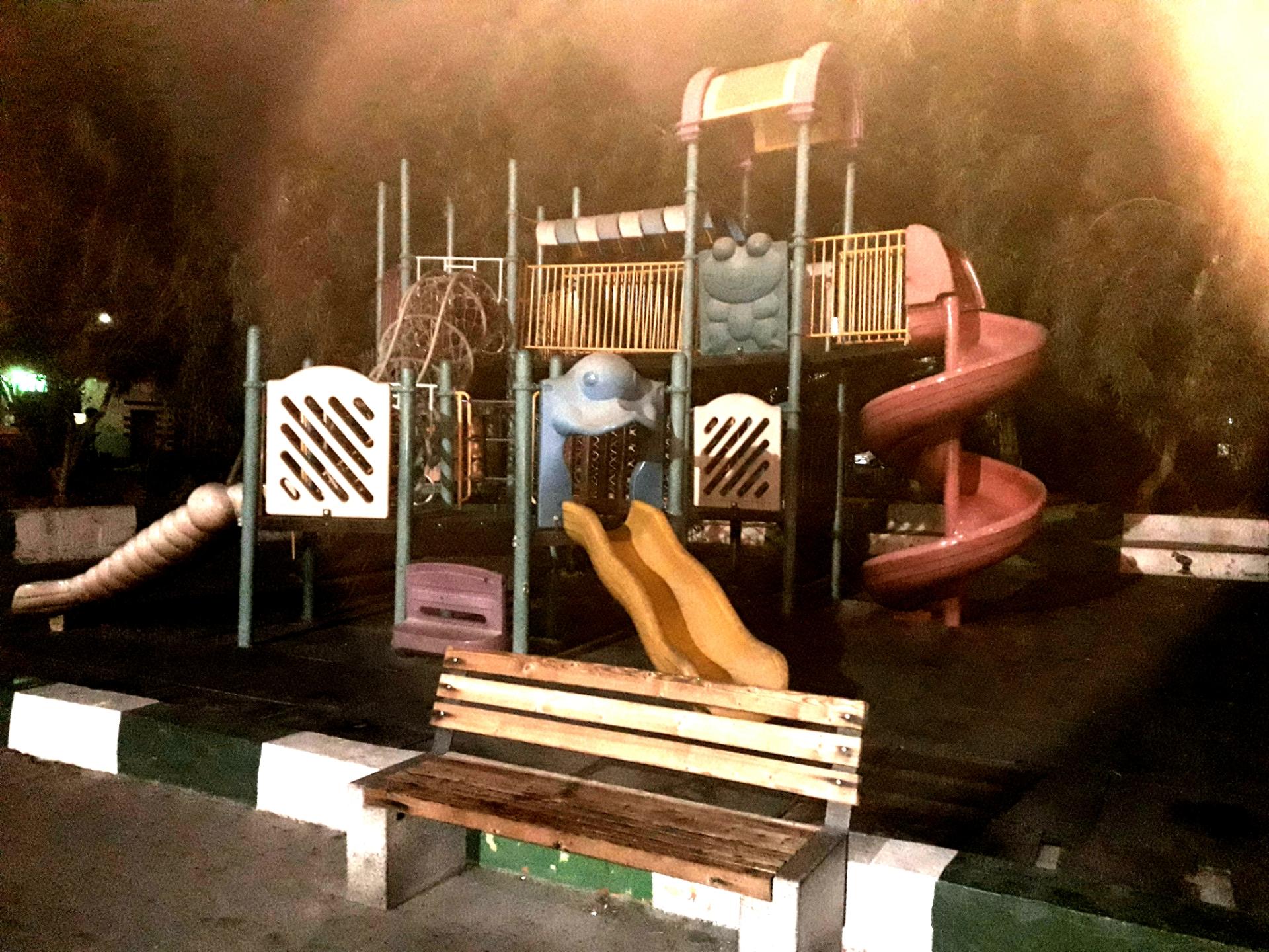 عکس زمین بازی کودکان